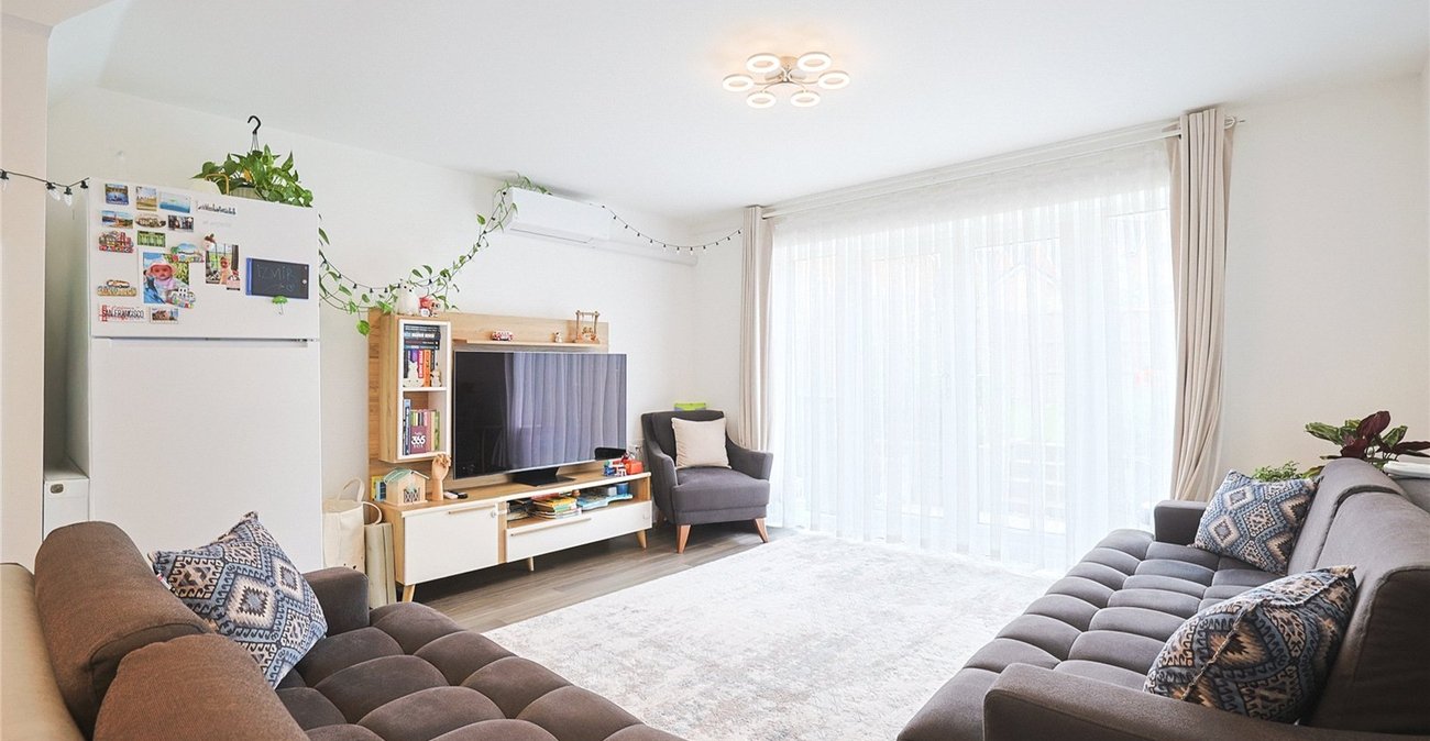 2 bedroom house for sale in Northfleet | Robinson Michael & Jackson