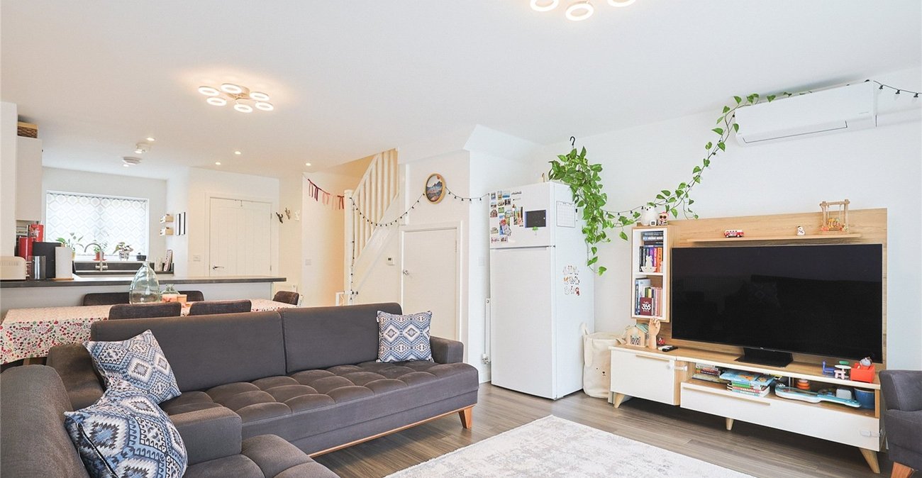 2 bedroom house for sale in Northfleet | Robinson Michael & Jackson