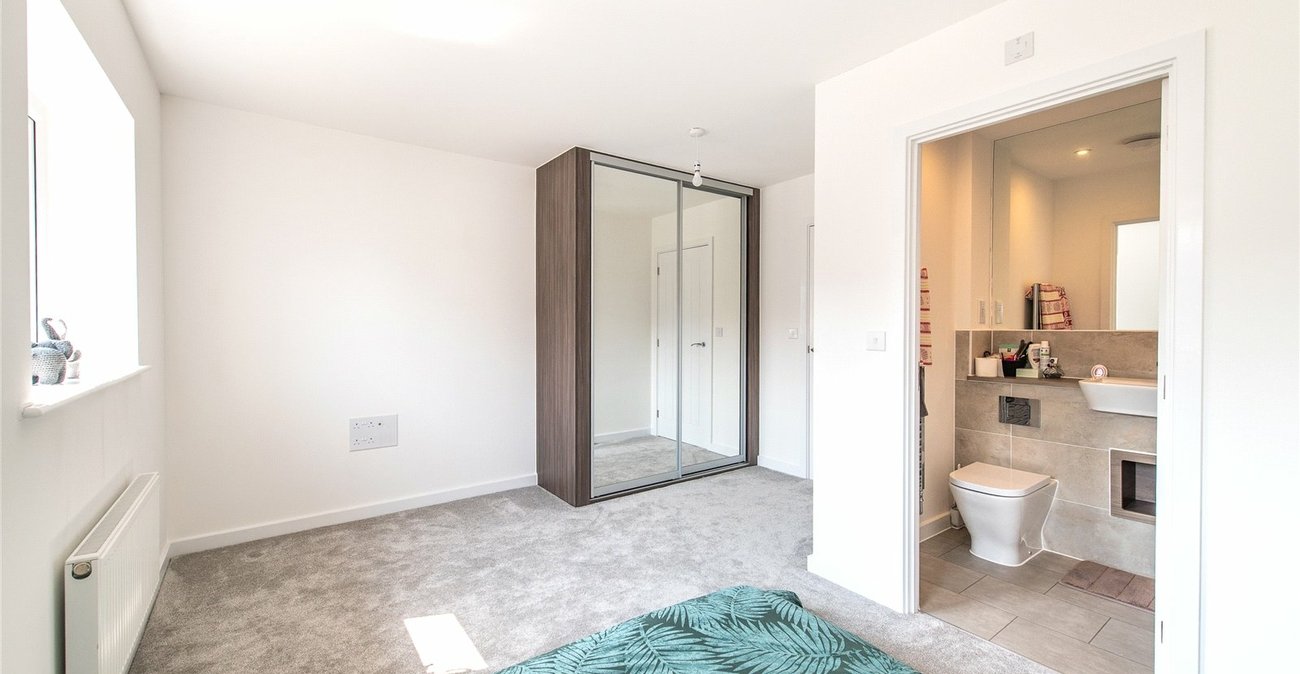 2 bedroom house for sale in Northfleet | Robinson Michael & Jackson