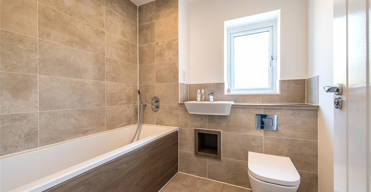 2 bedroom house for sale in Northfleet | Robinson Michael & Jackson