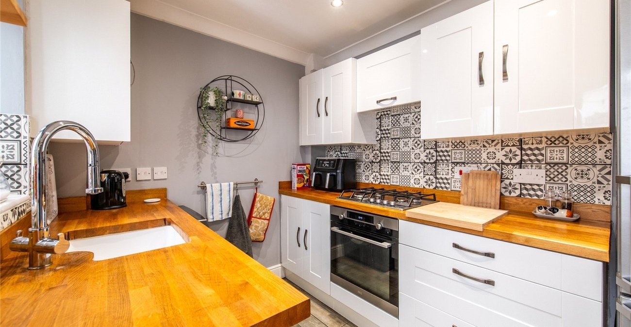 2 bedroom house for sale in Northfleet | Robinson Michael & Jackson