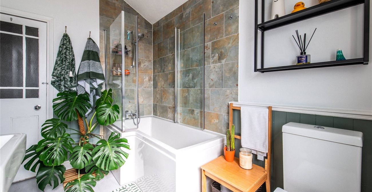 2 bedroom house for sale in Northfleet | Robinson Michael & Jackson