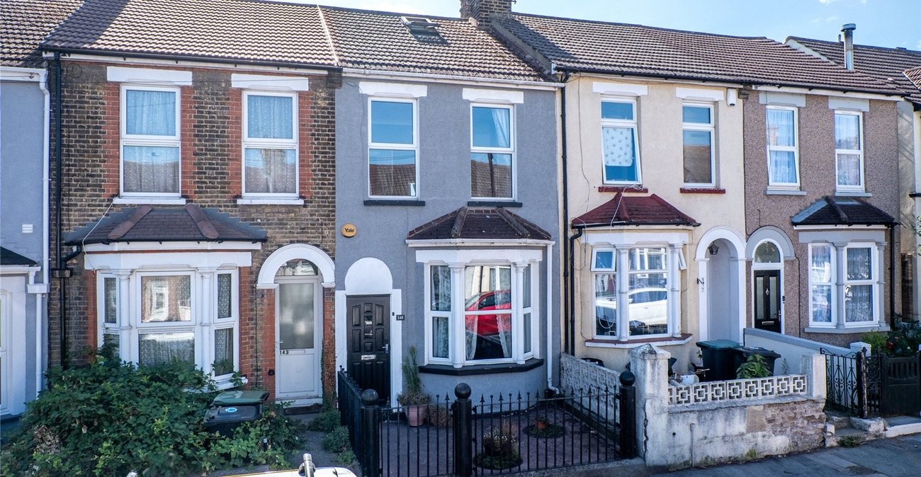 2 bedroom house for sale in Northfleet | Robinson Michael & Jackson
