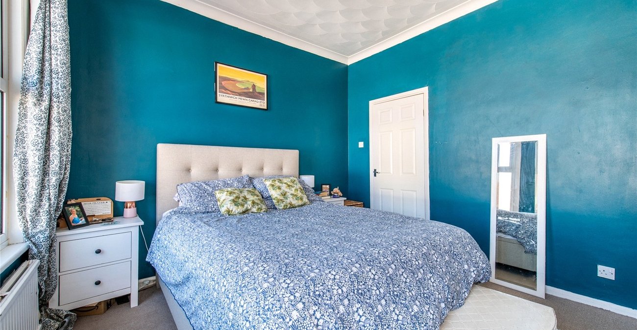 2 bedroom house for sale in Northfleet | Robinson Michael & Jackson
