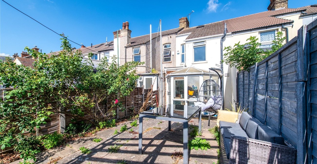 2 bedroom house for sale in Northfleet | Robinson Michael & Jackson