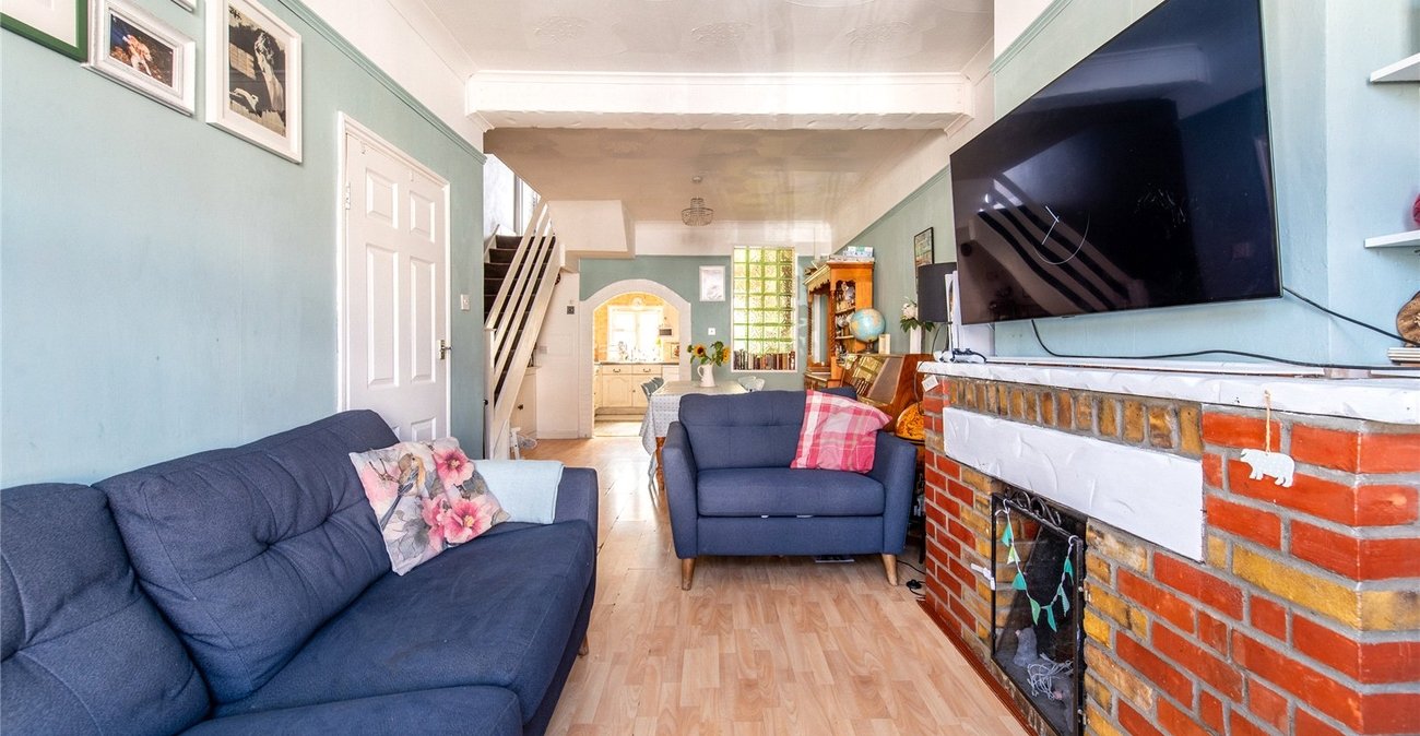 2 bedroom house for sale in Northfleet | Robinson Michael & Jackson