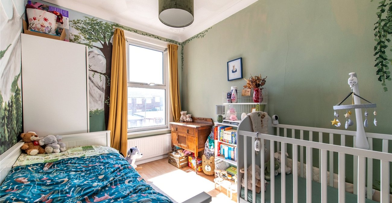 2 bedroom house for sale in Northfleet | Robinson Michael & Jackson