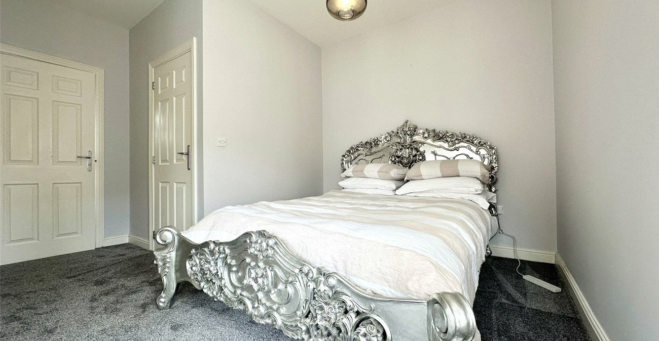 5 bedroom house for sale in Greenhithe | Robinson Jackson