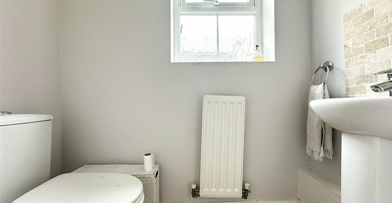 5 bedroom house for sale in Greenhithe | Robinson Jackson