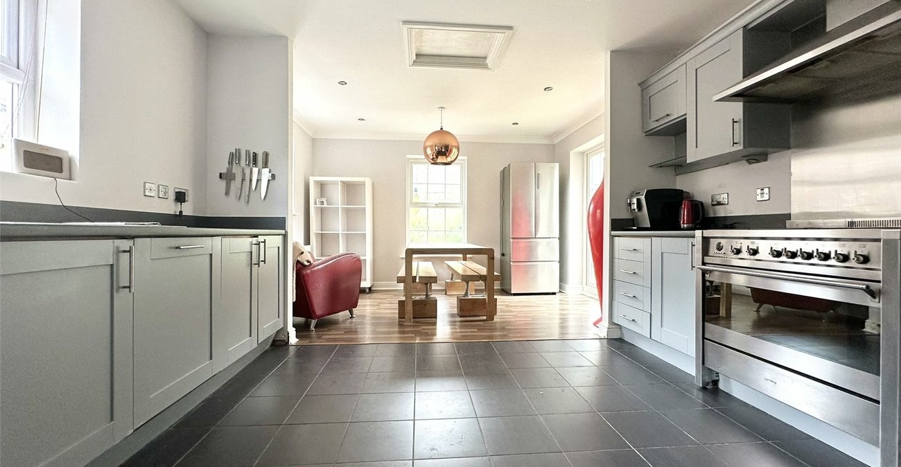 5 bedroom house for sale in Greenhithe | Robinson Jackson