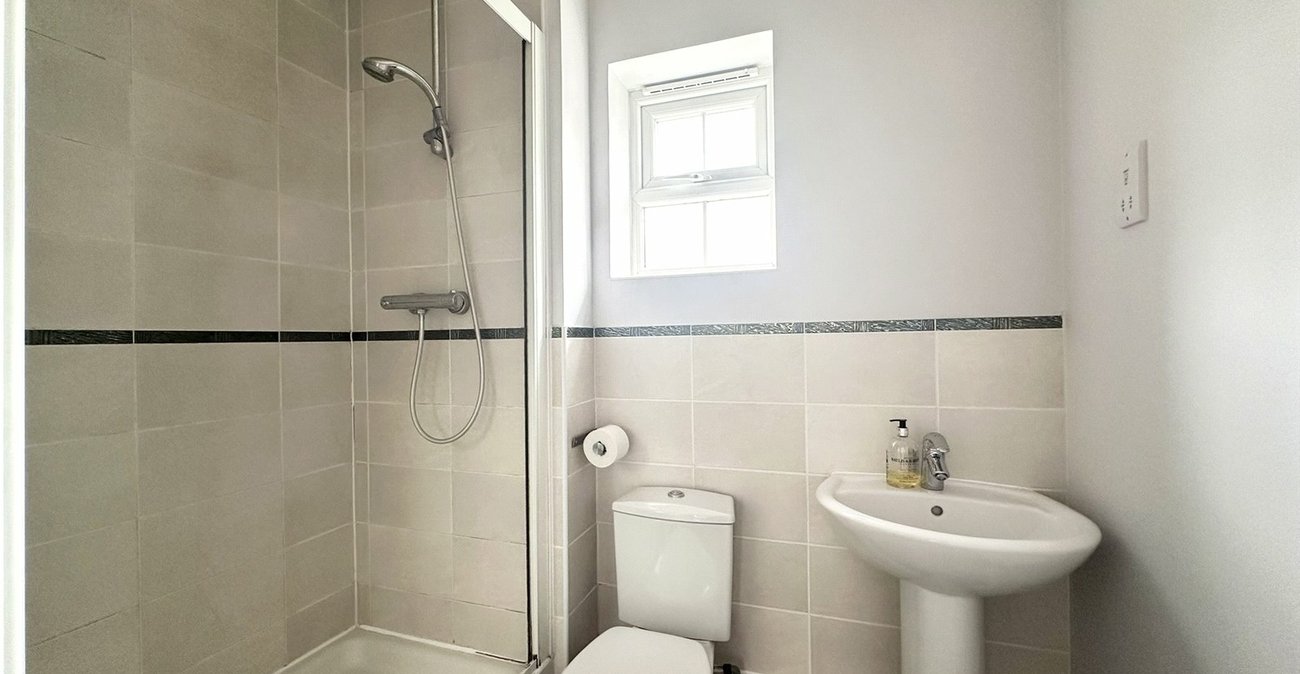 5 bedroom house for sale in Greenhithe | Robinson Jackson