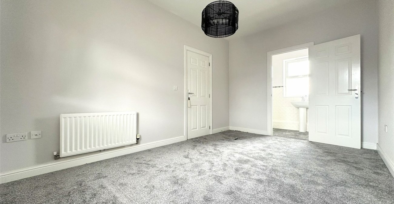 5 bedroom house for sale in Greenhithe | Robinson Jackson