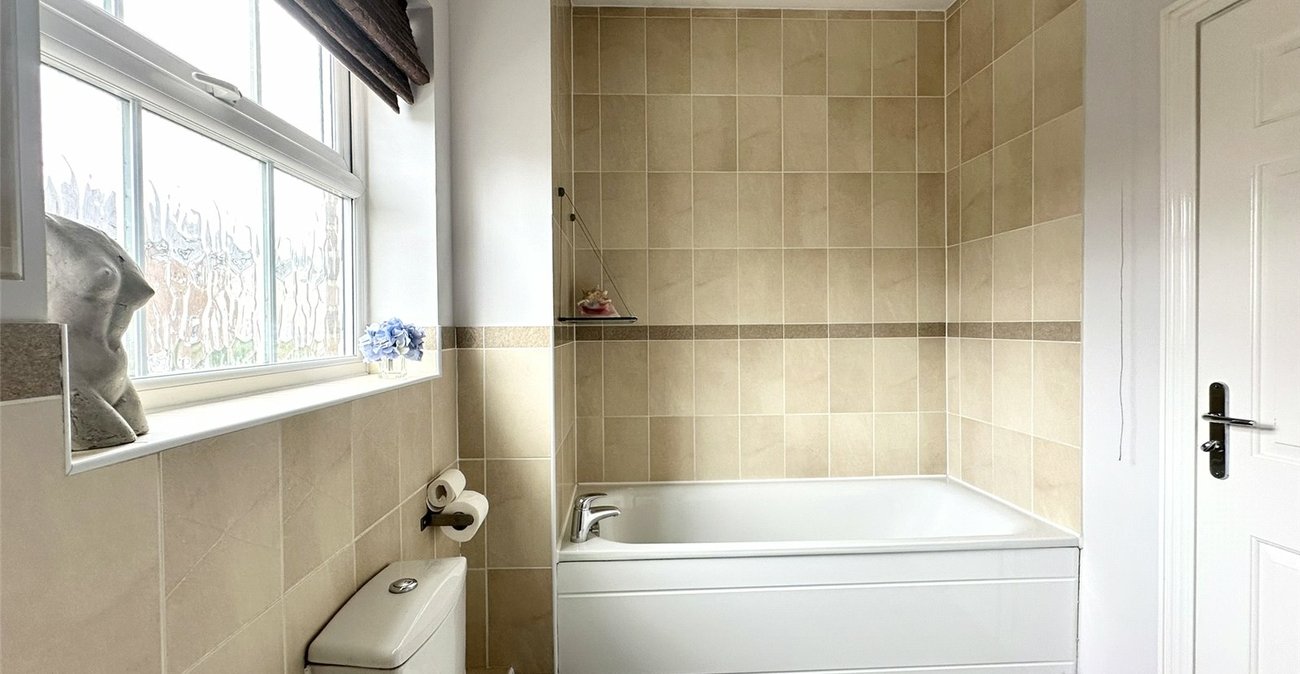 5 bedroom house for sale in Greenhithe | Robinson Jackson