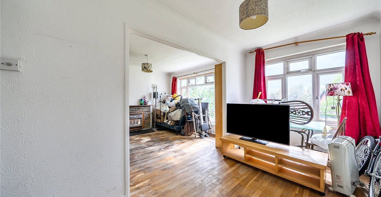 2 bedroom property for sale in Lawrie Park Road | Robinson Jackson