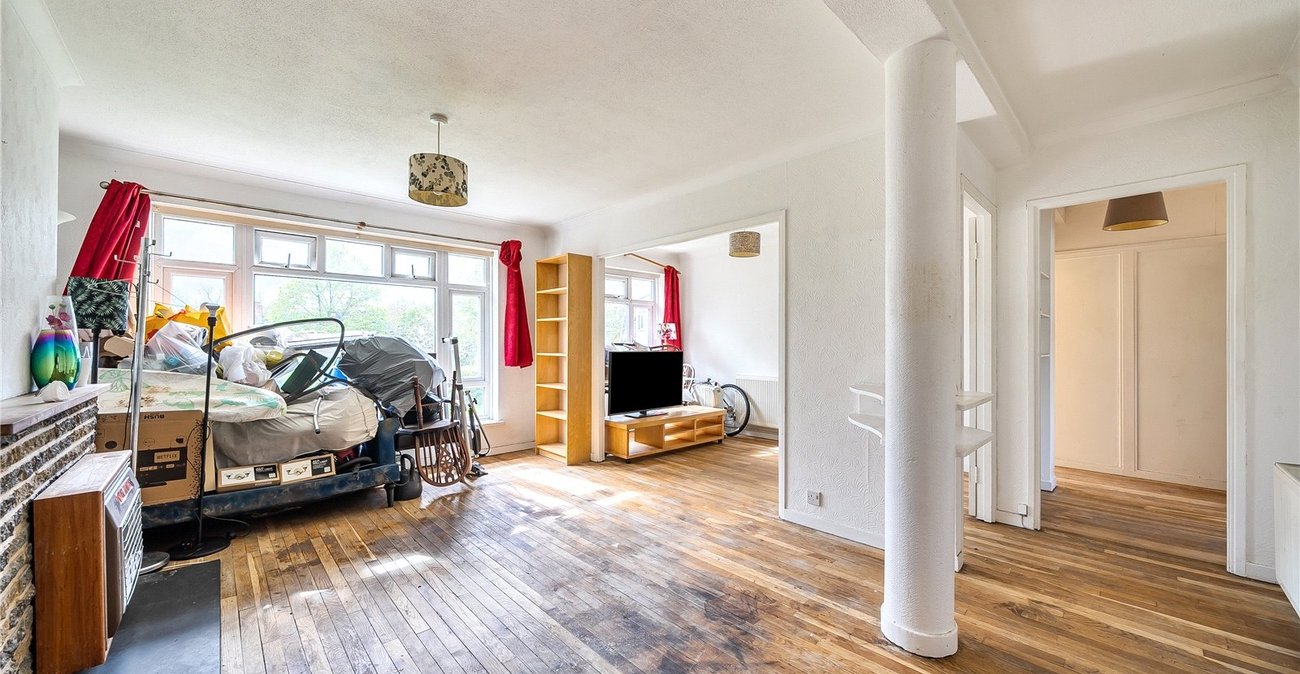 2 bedroom property for sale in Lawrie Park Road | Robinson Jackson