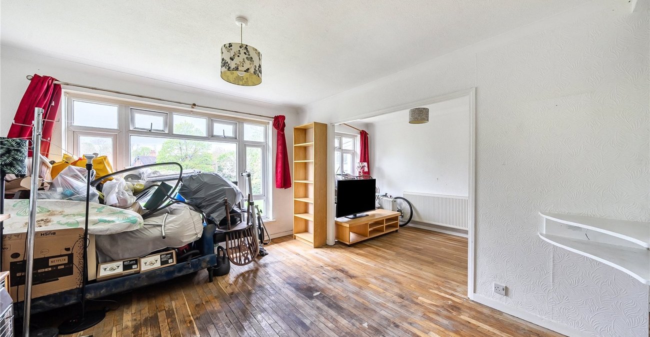 2 bedroom property for sale in Lawrie Park Road | Robinson Jackson