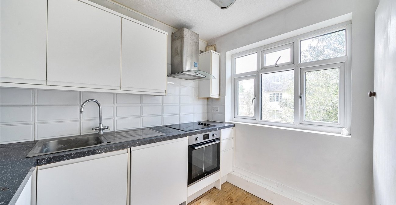 2 bedroom property for sale in Lawrie Park Road | Robinson Jackson