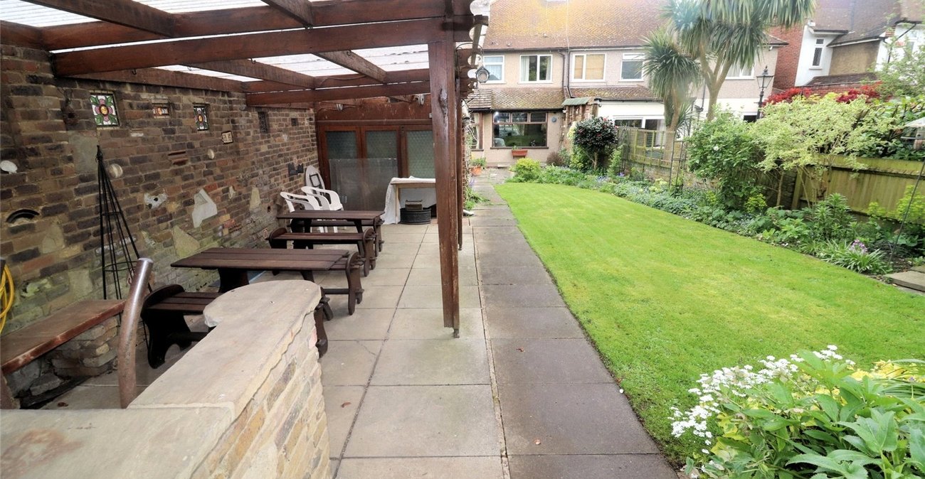 4 bedroom house for sale in Erith | Robinson Jackson