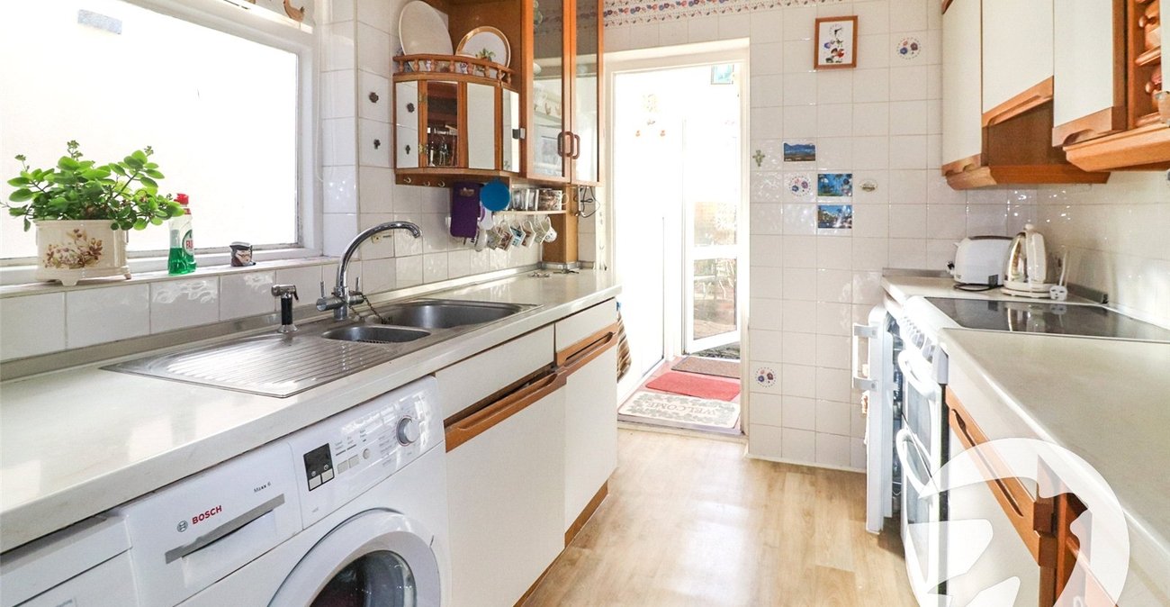 4 bedroom house for sale in Erith | Robinson Jackson