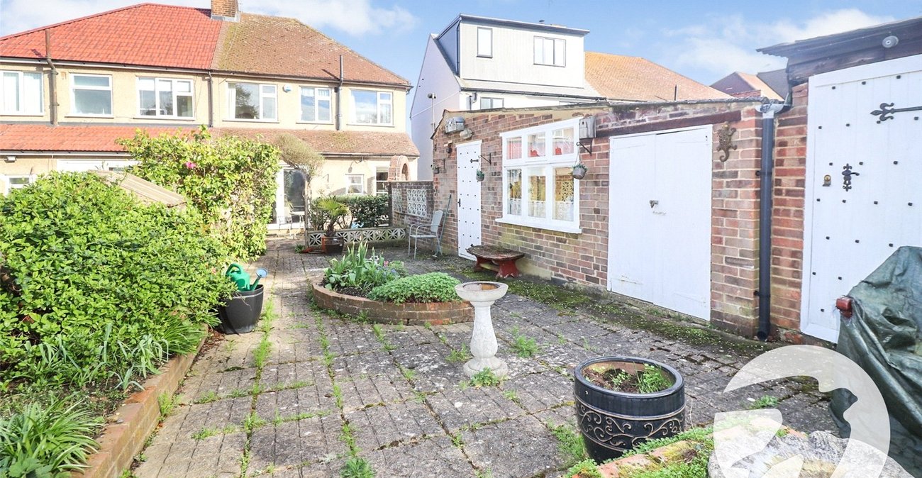 4 bedroom house for sale in Erith | Robinson Jackson