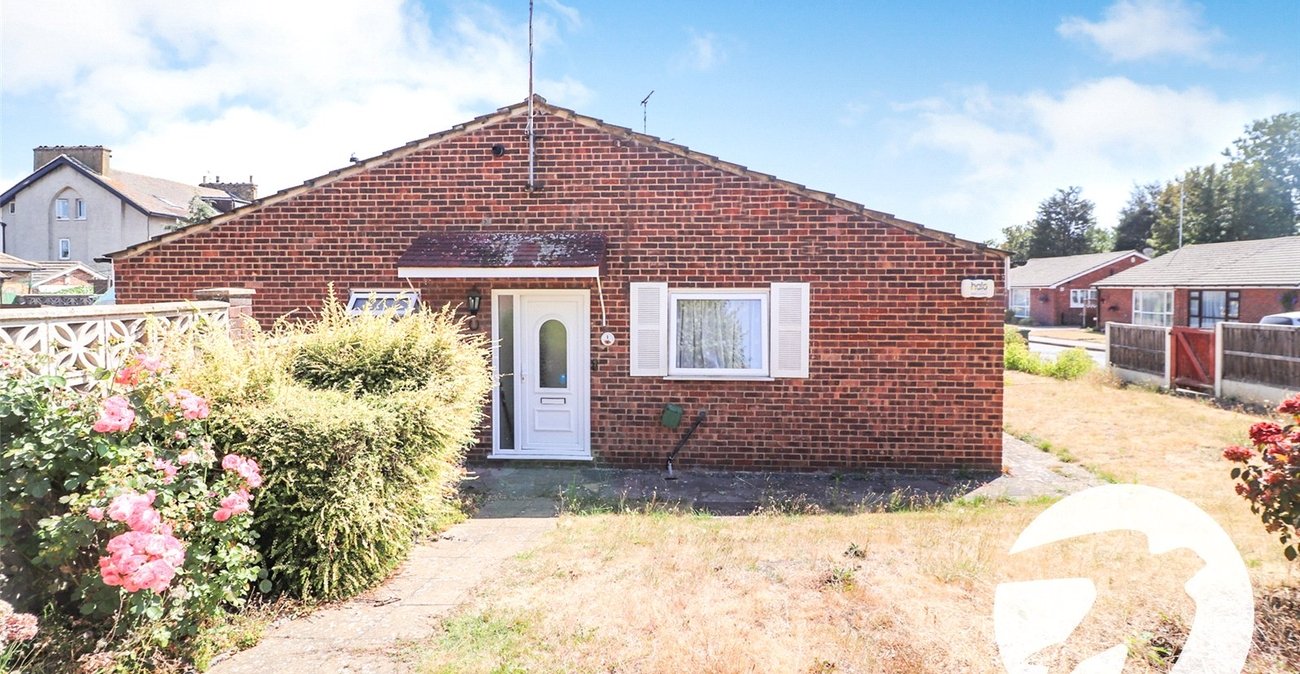 2 bedroom bungalow for sale in Erith | Robinson Jackson