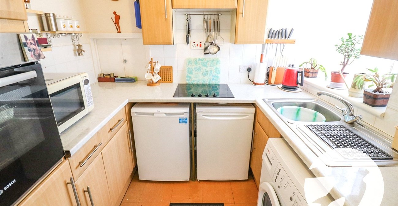 2 bedroom bungalow for sale in Erith | Robinson Jackson