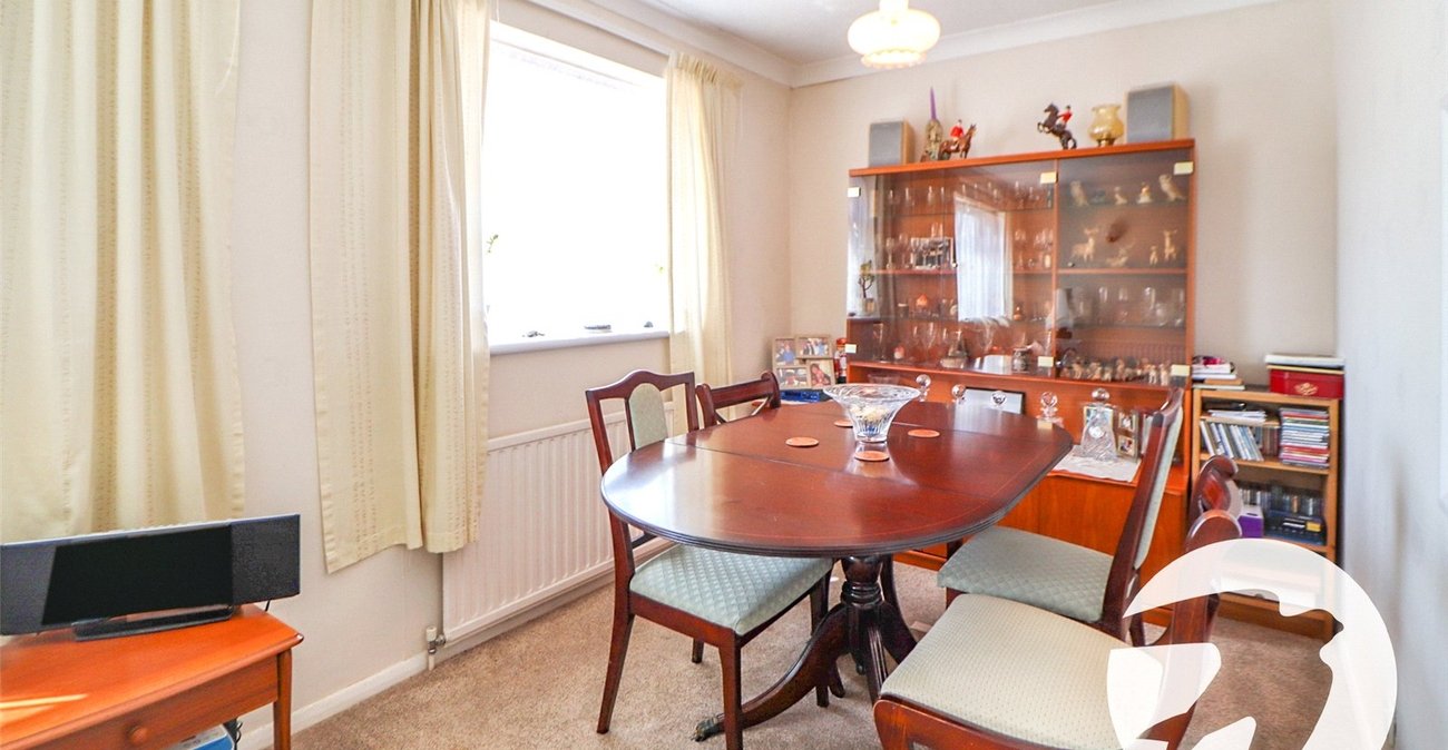 2 bedroom bungalow for sale in Erith | Robinson Jackson