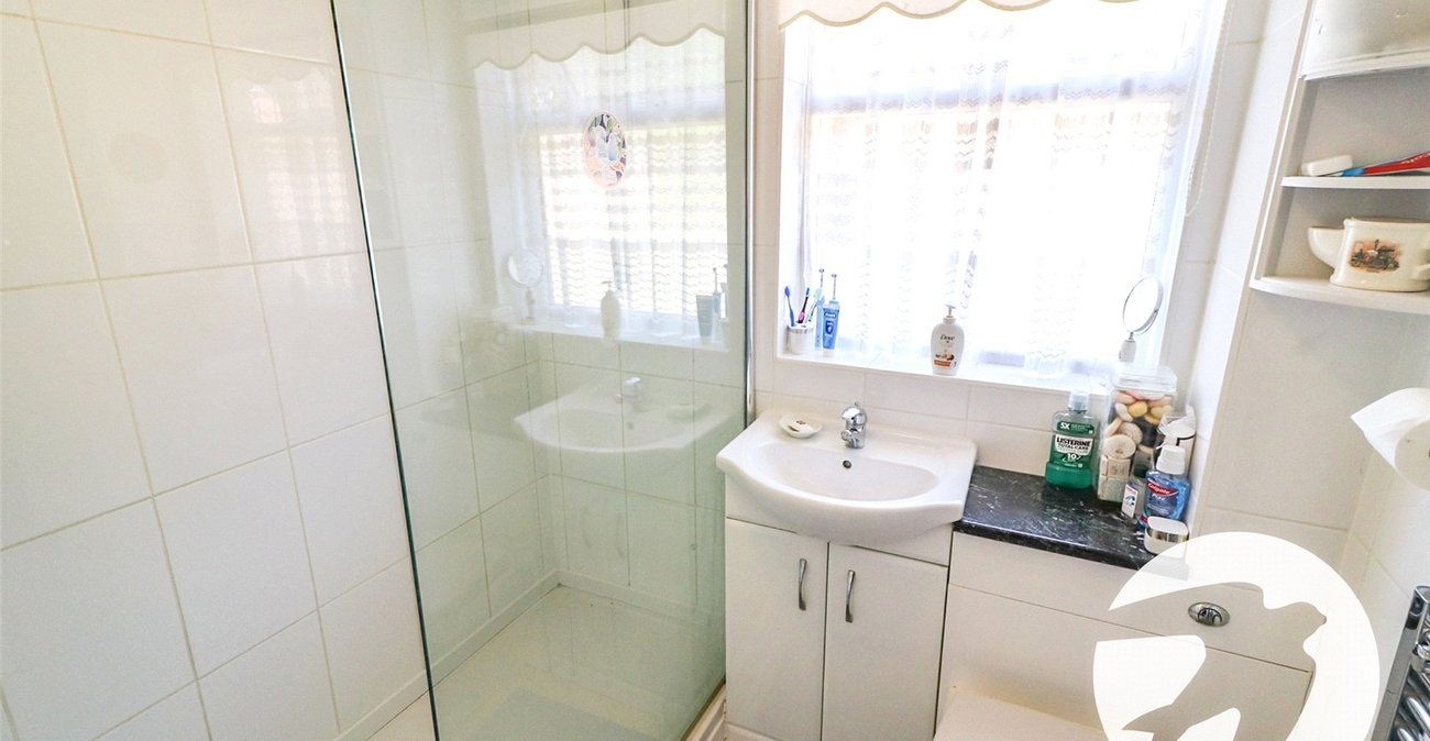 2 bedroom bungalow for sale in Erith | Robinson Jackson