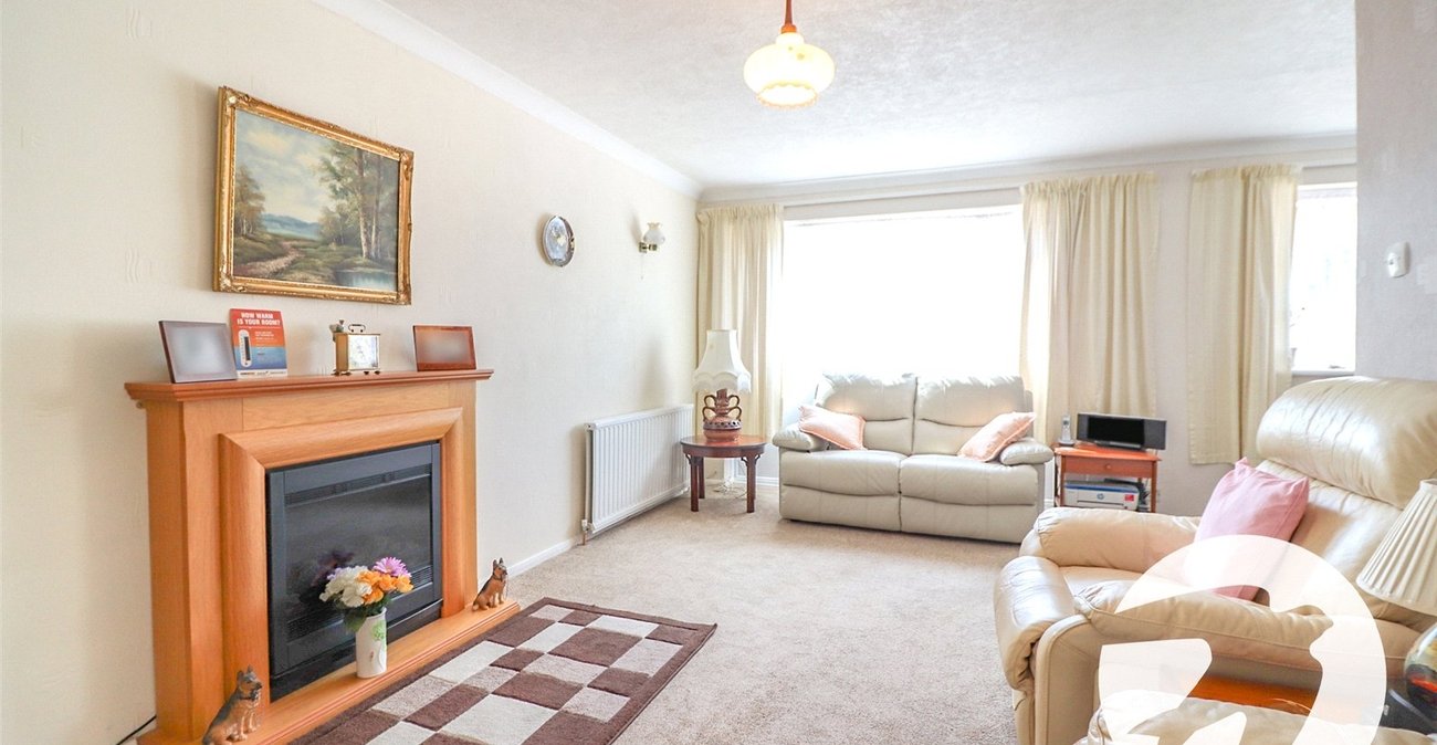 2 bedroom bungalow for sale in Erith | Robinson Jackson
