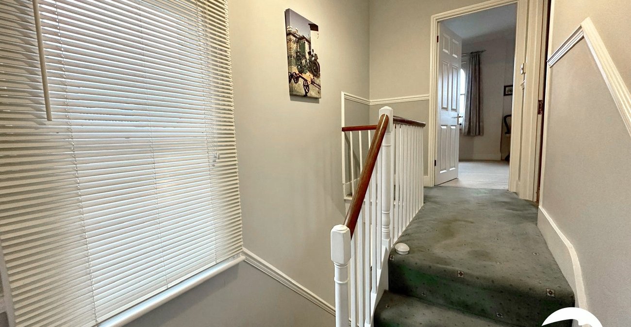 3 bedroom house for sale in Bromley | Robinson Jackson