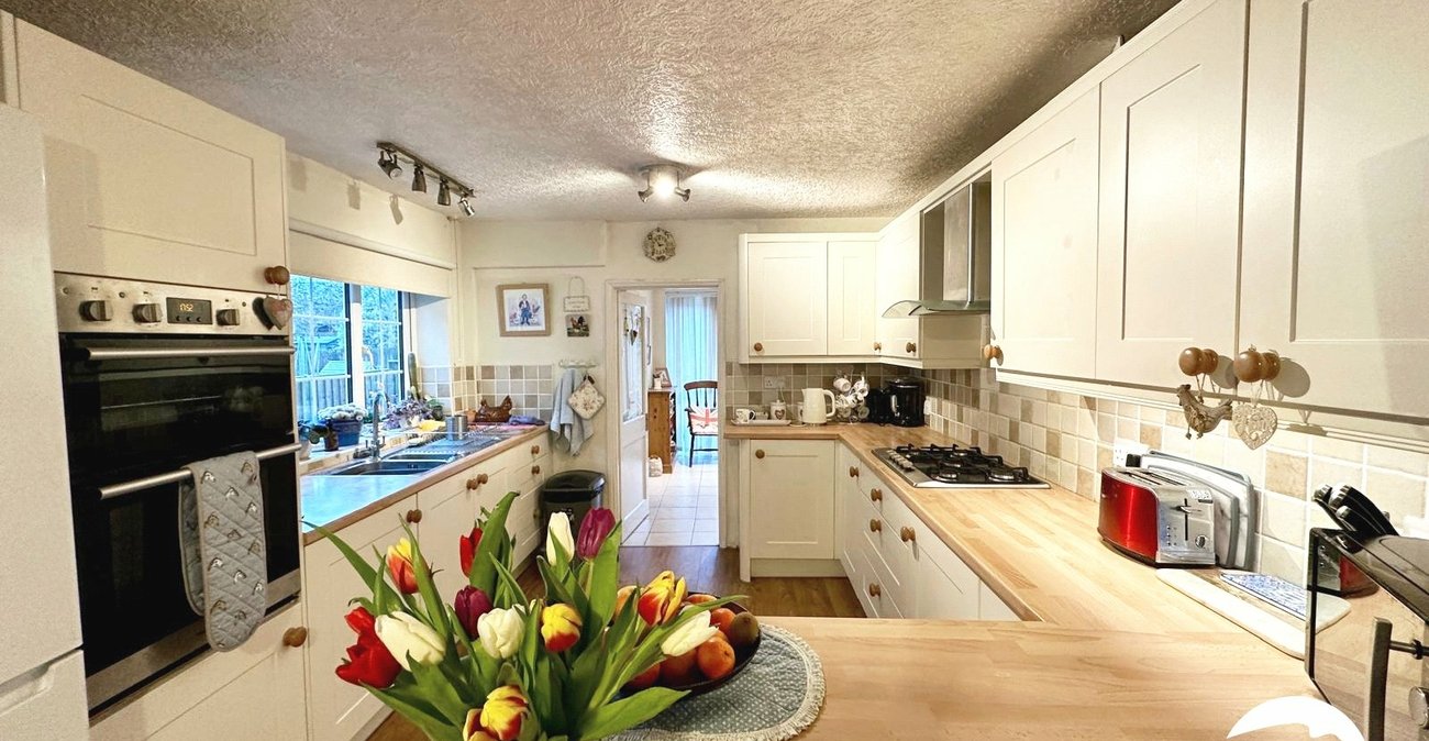 3 bedroom house for sale in Bromley | Robinson Jackson