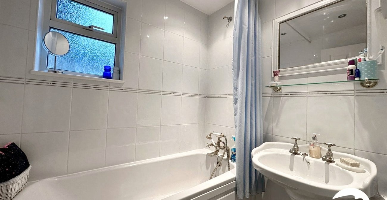 3 bedroom house for sale in Bromley | Robinson Jackson