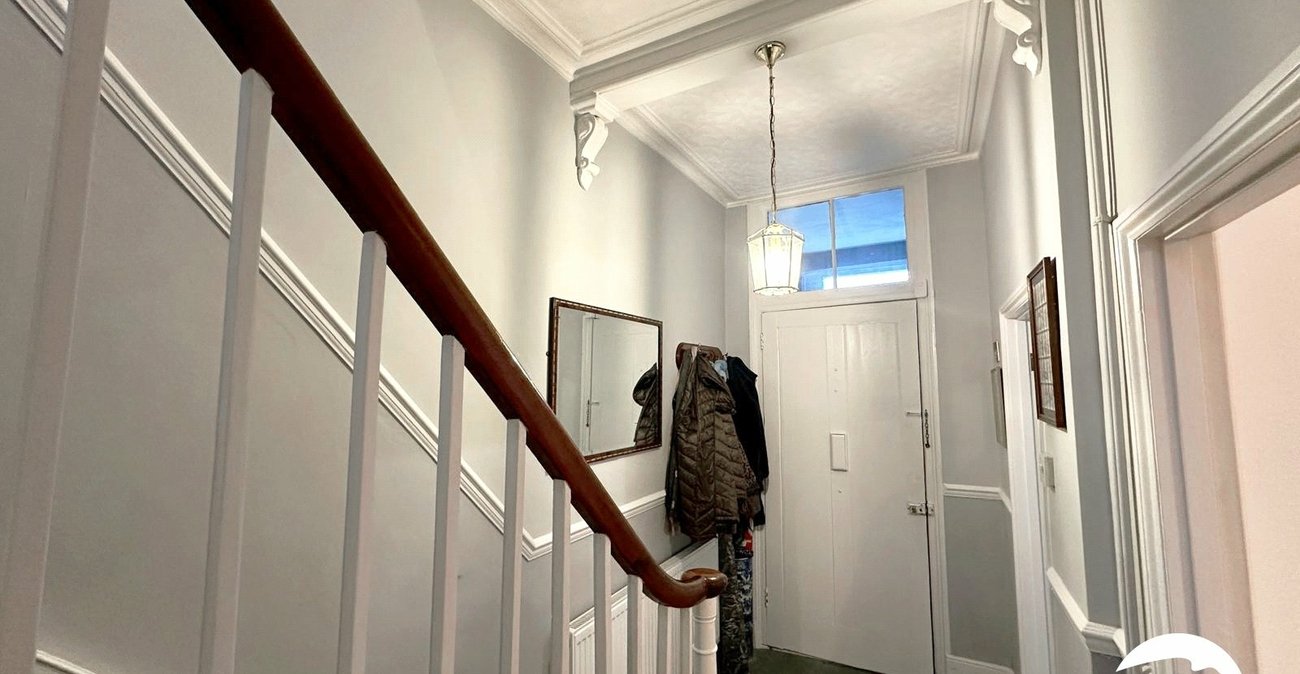 3 bedroom house for sale in Bromley | Robinson Jackson