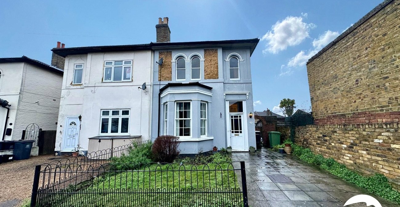 3 bedroom house for sale in Bromley | Robinson Jackson