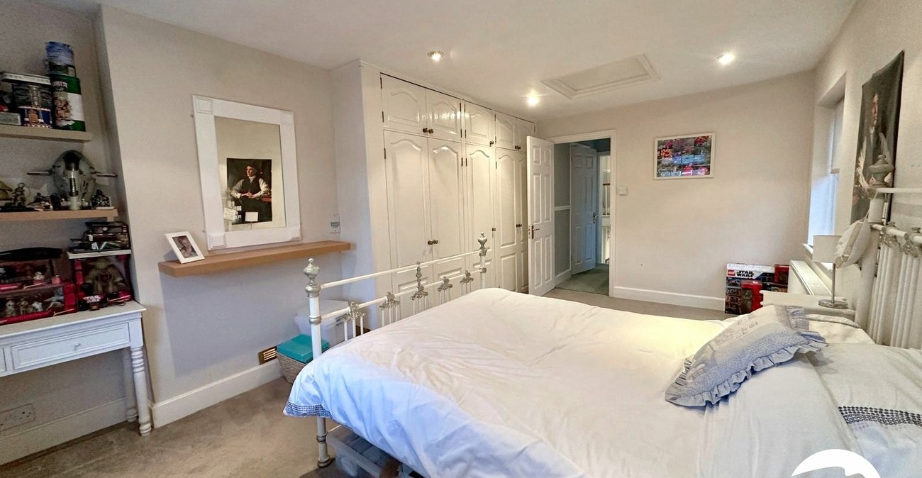 3 bedroom house for sale in Bromley | Robinson Jackson