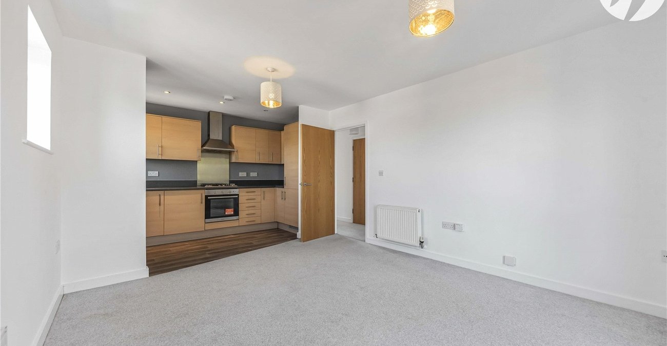 2 bedroom property for sale in Greenhithe | Robinson Jackson