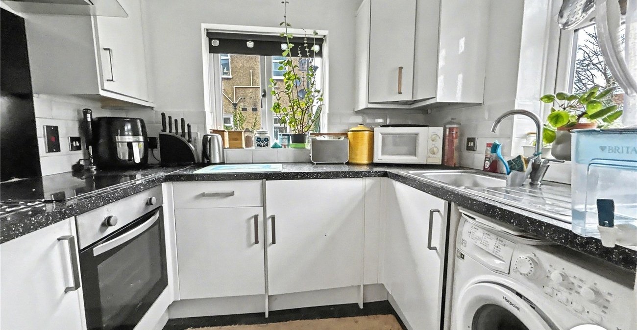 2 bedroom property for sale in Sidcup | Robinson Jackson