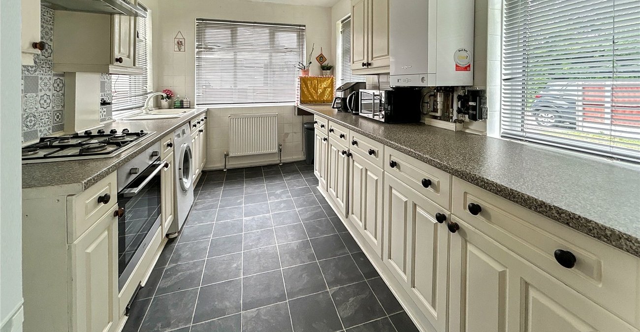 2 bedroom property for sale in Sidcup | Robinson Jackson