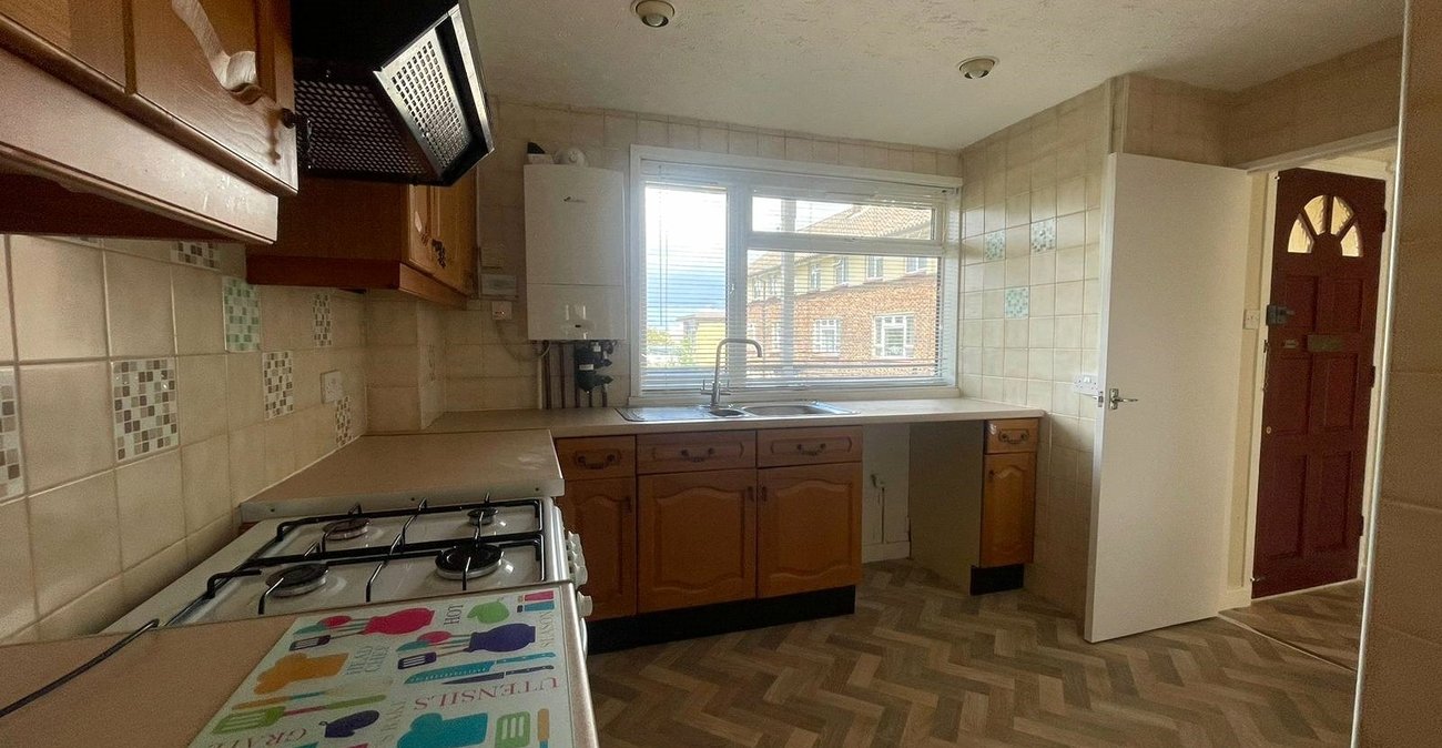 3 bedroom property for sale in Gravesend | Robinson Michael & Jackson