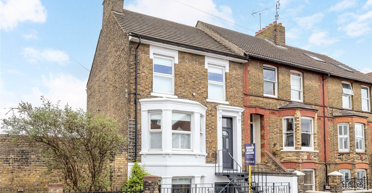 4 bedroom house for sale in Sittingbourne | Robinson Michael & Jackson