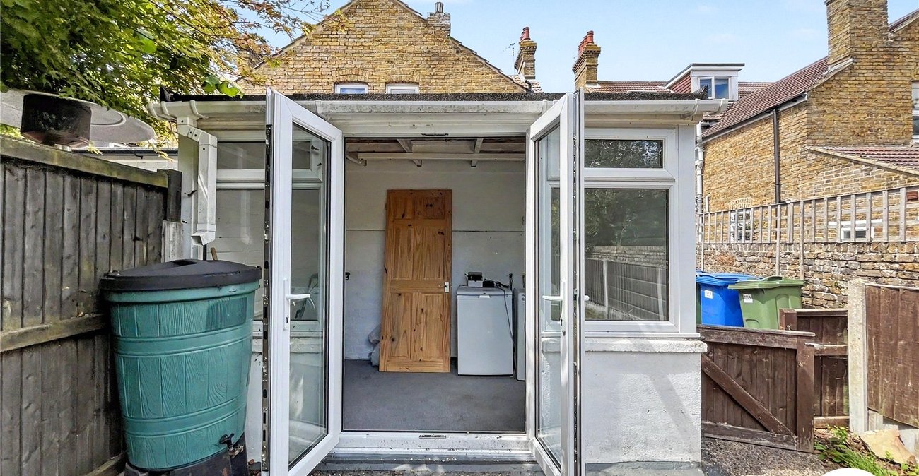 1 bedroom property for sale in Sittingbourne | Robinson Michael & Jackson