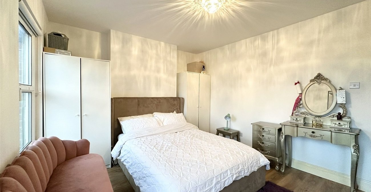 3 bedroom house for sale in Greenhithe | Robinson Jackson