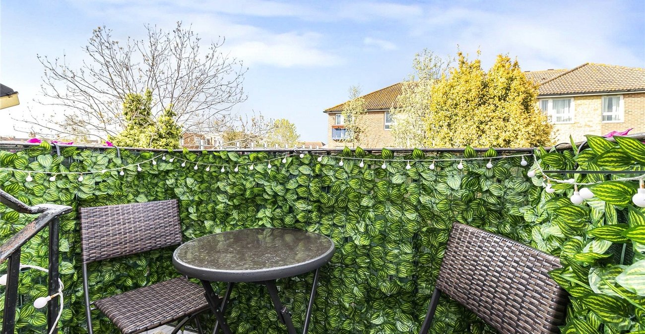 2 bedroom property for sale in Welling | Robinson Jackson