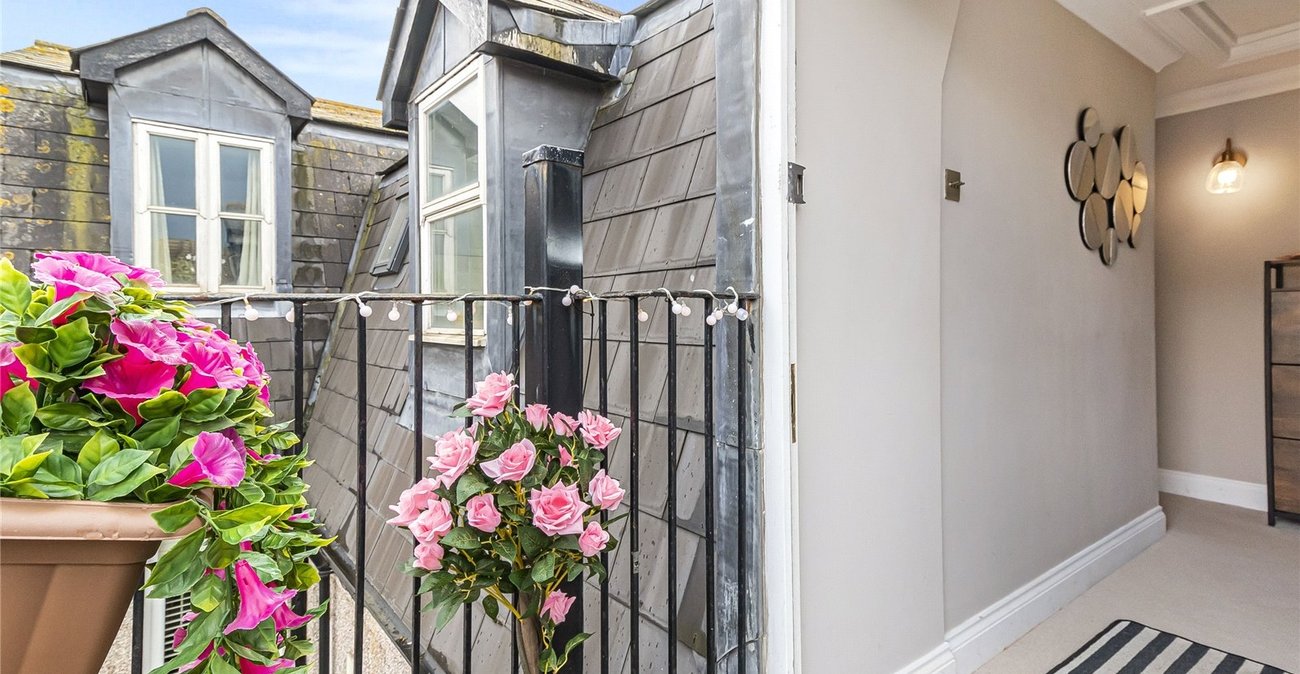 2 bedroom property for sale in Welling | Robinson Jackson