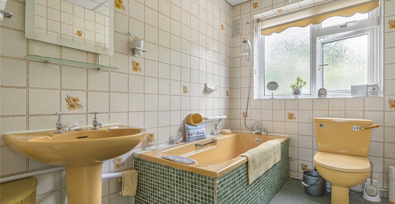 3 bedroom bungalow for sale in Bexley | Robinson Jackson