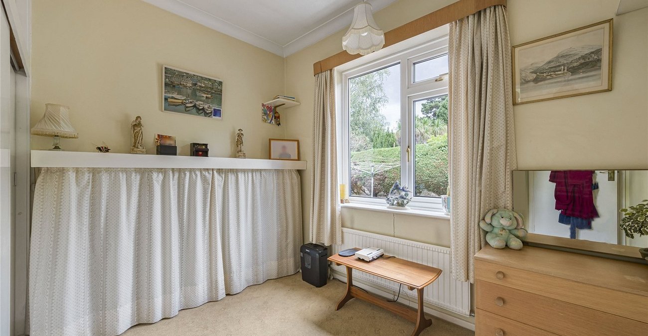 3 bedroom bungalow for sale in Bexley | Robinson Jackson