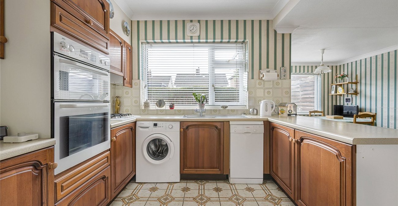3 bedroom bungalow for sale in Bexley | Robinson Jackson