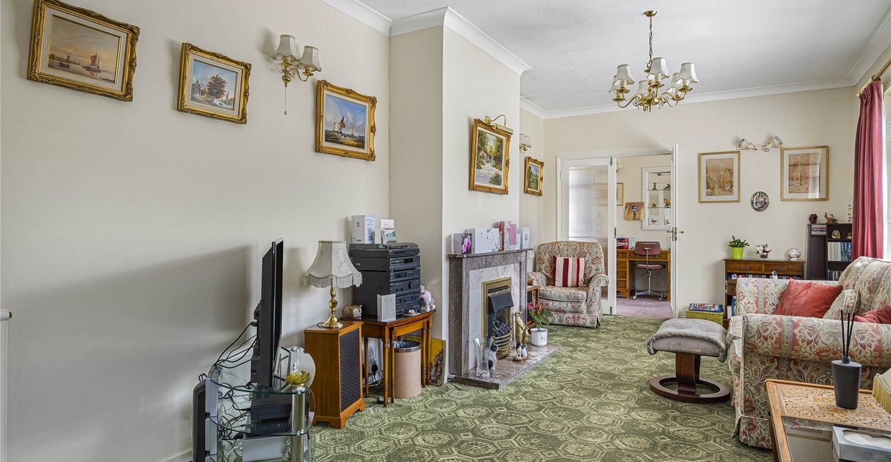 3 bedroom bungalow for sale in Bexley | Robinson Jackson