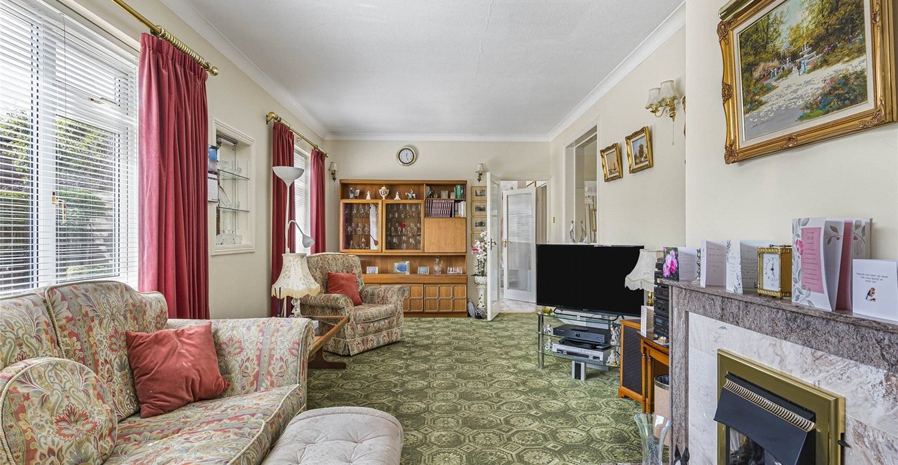 3 bedroom bungalow for sale in Bexley | Robinson Jackson
