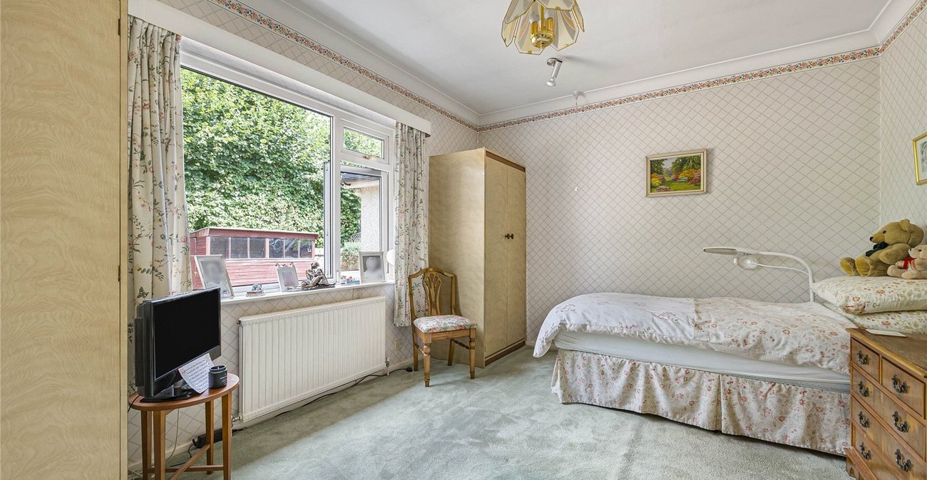 3 bedroom bungalow for sale in Bexley | Robinson Jackson